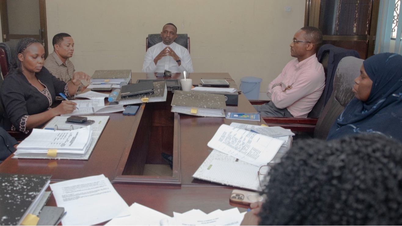 MHANDISI HERSI ATEULIWA BALOZI WA KISWAHILI TANZANIA